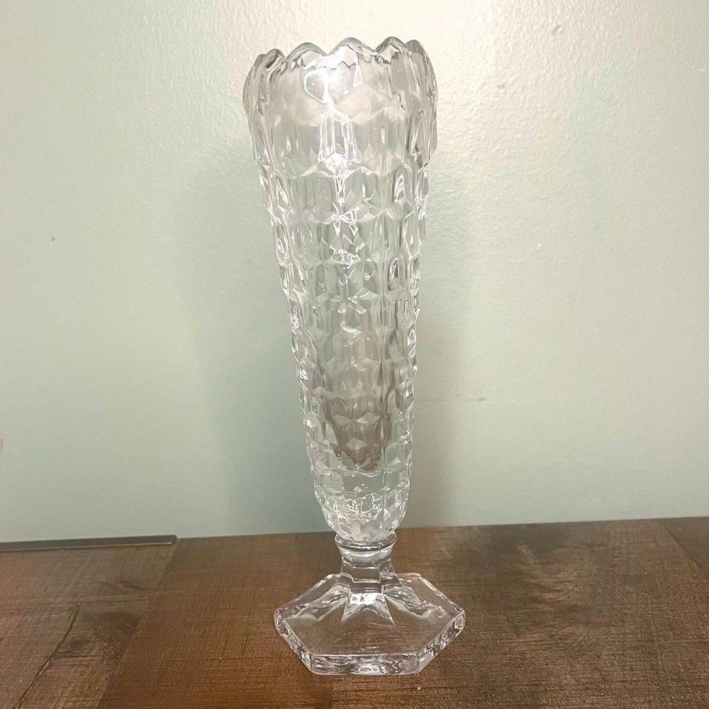 Gorgeous Vintage Fostoria Vase 8.5”